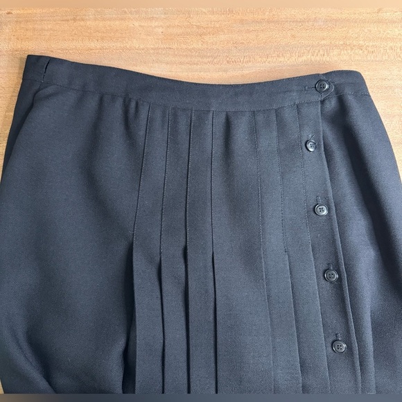Vintage 80’s Verdosa Paris Elegant Chanel Vibes Pleated button Lined Skirt - Picture 3 of 7